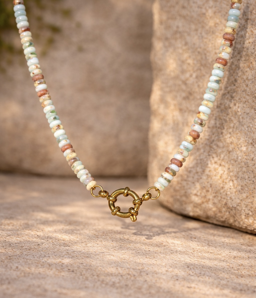 Collier ras de cou blanc