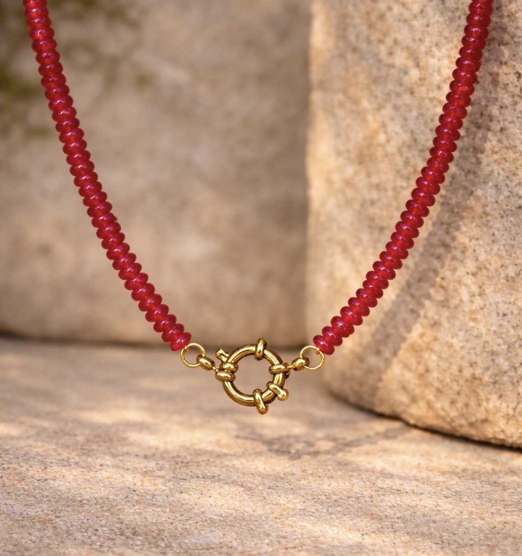 Collier ras de cou rouge