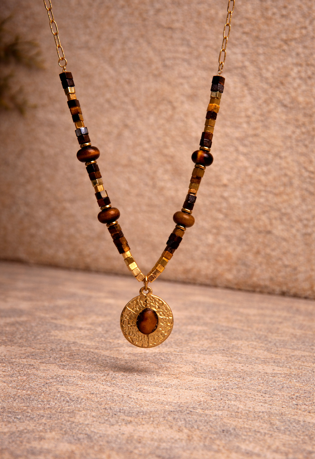 Collier dualité brune